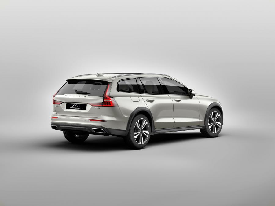  Volvo V60 T5 Cross Country 2018 года  (WW) (фото 3 из 44)
